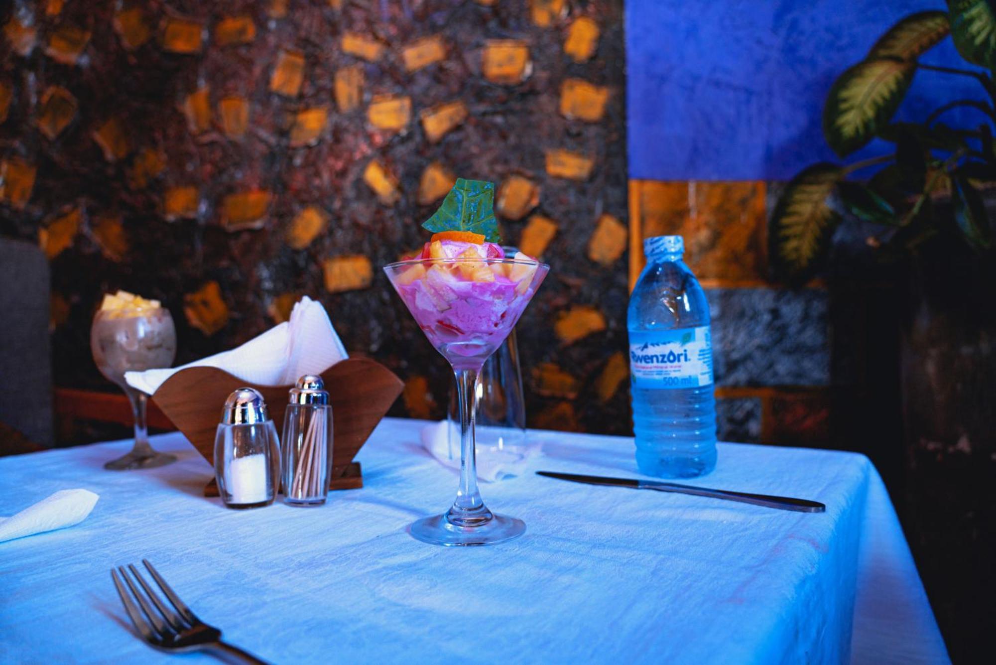 Golden Quest Hotel Entebbe Esterno foto